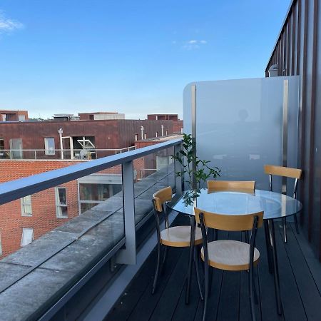 Modern & Spacious Penthouse In North London Lejlighed Eksteriør billede