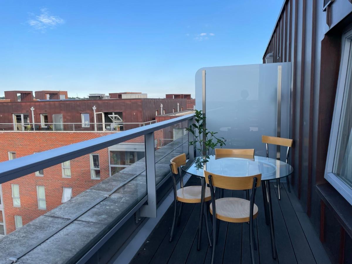 Modern & Spacious Penthouse In North London Lejlighed Eksteriør billede