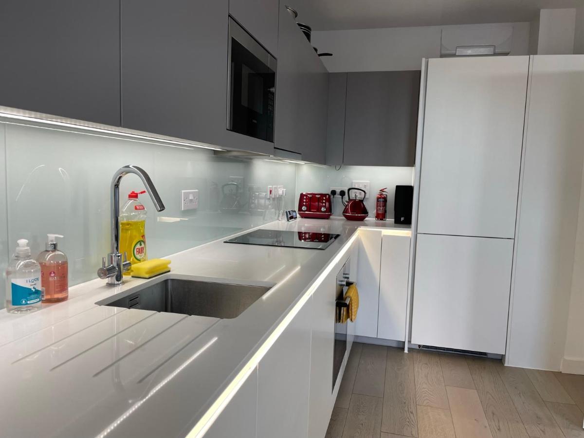 Modern & Spacious Penthouse In North London Lejlighed Eksteriør billede