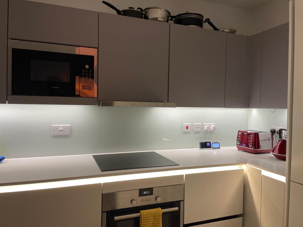 Modern & Spacious Penthouse In North London Lejlighed Eksteriør billede