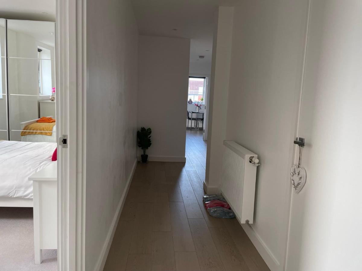 Modern & Spacious Penthouse In North London Lejlighed Eksteriør billede