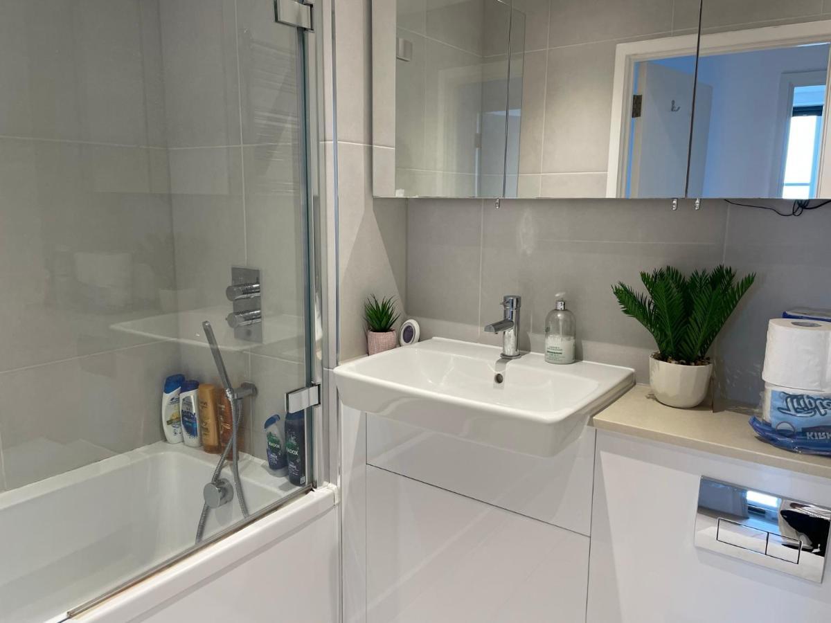 Modern & Spacious Penthouse In North London Lejlighed Eksteriør billede